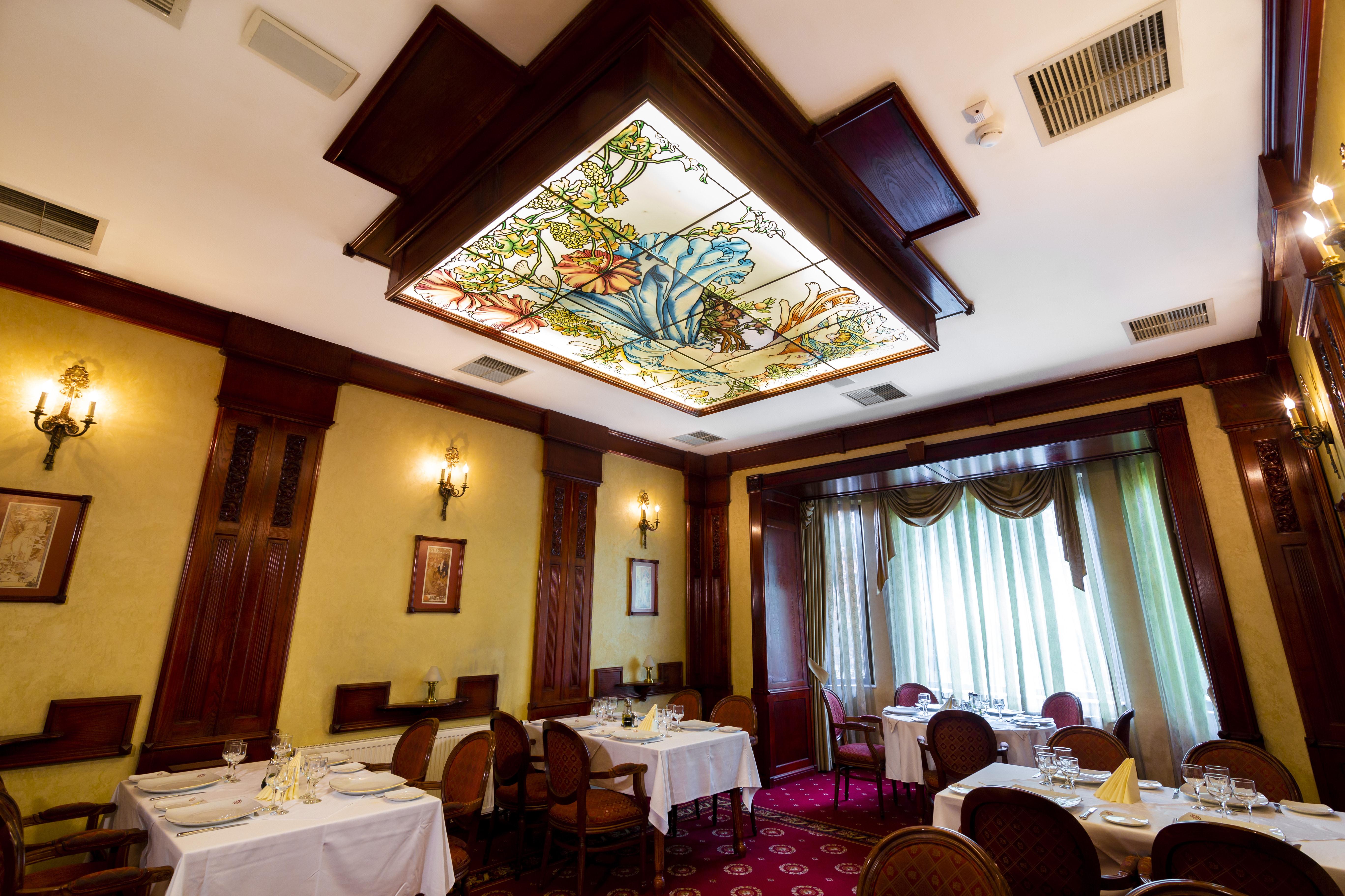 Hotel Golden House Крайова Екстериор снимка