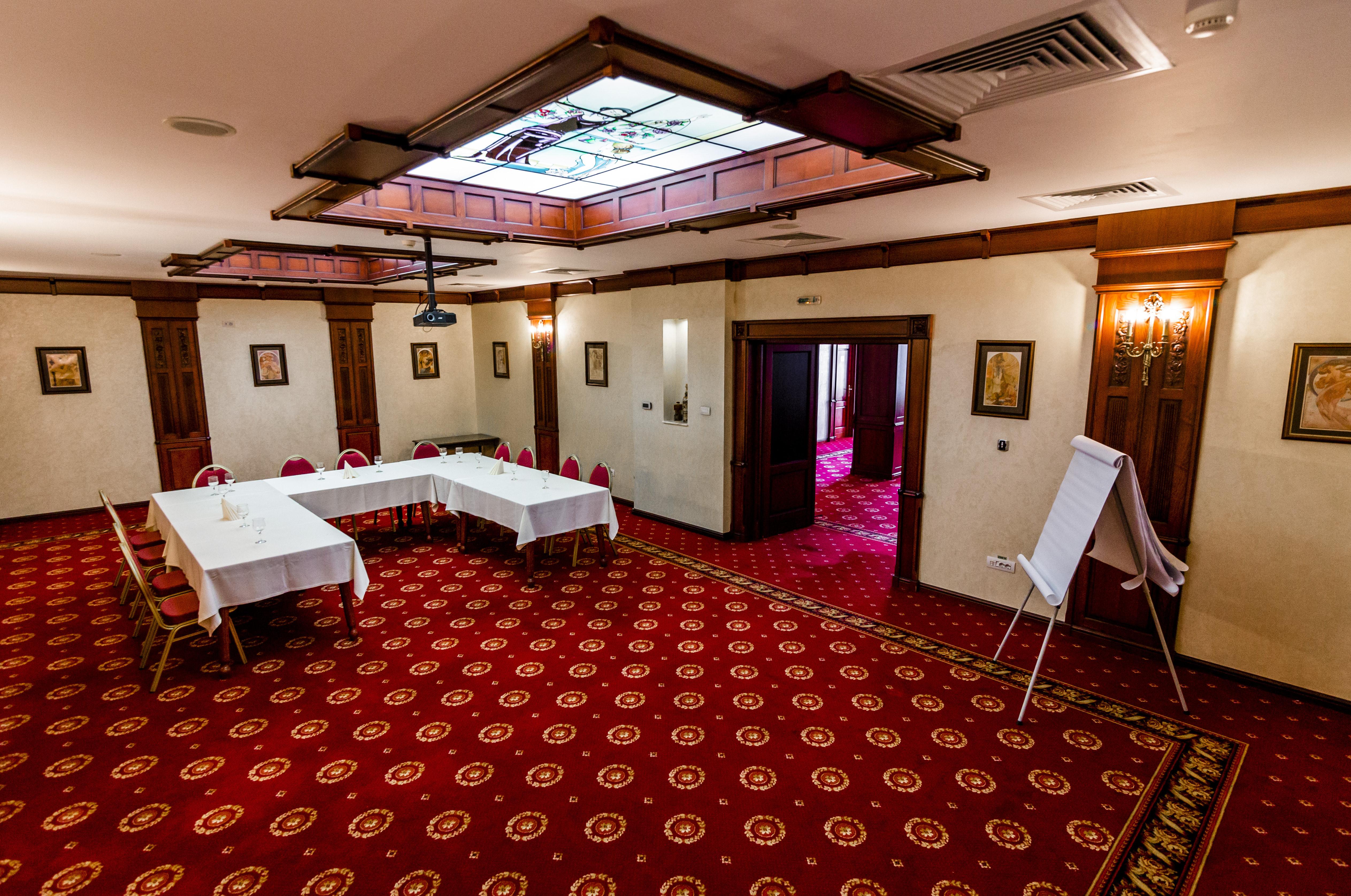 Hotel Golden House Крайова Екстериор снимка