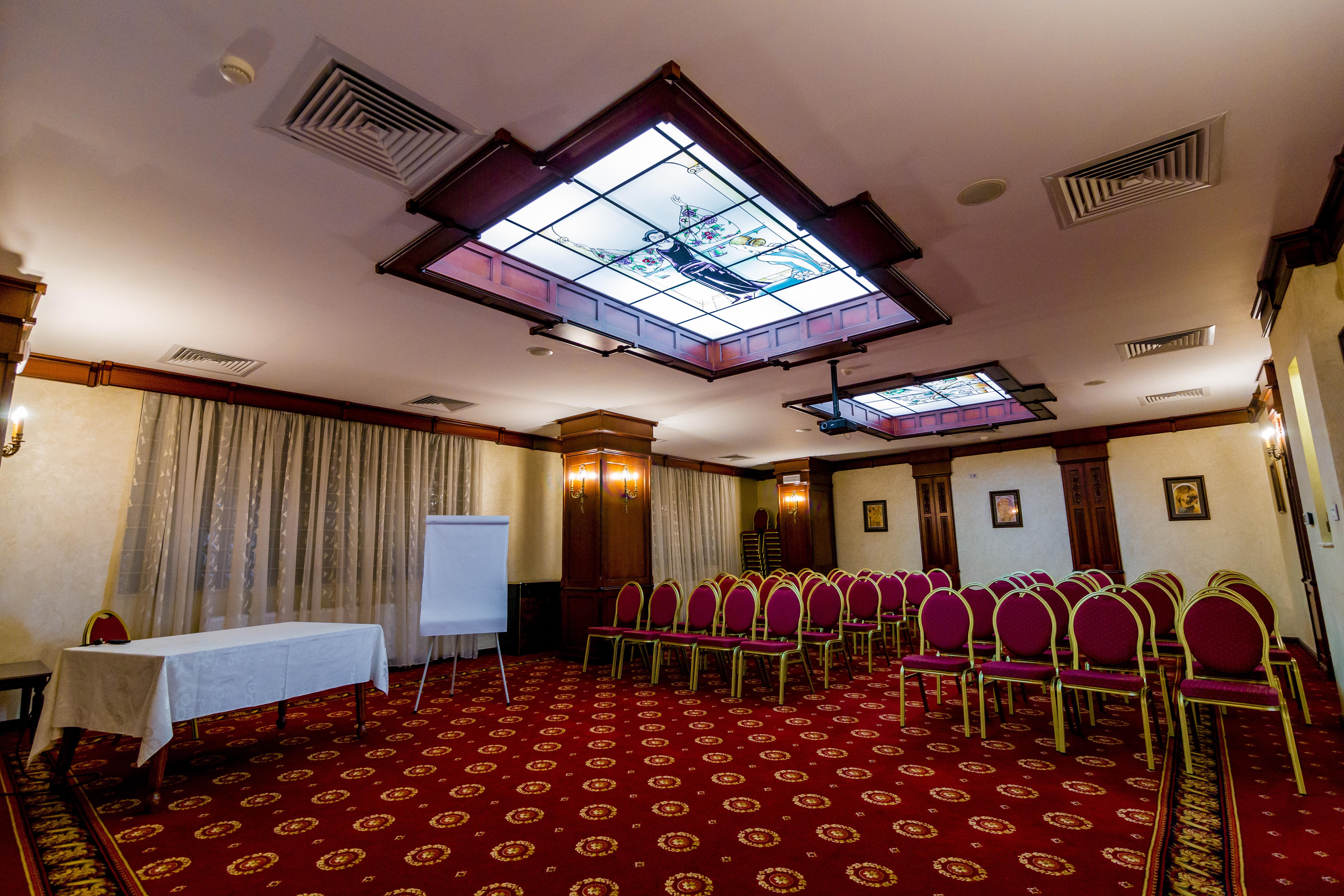 Hotel Golden House Крайова Екстериор снимка